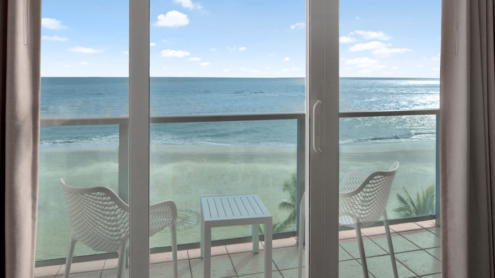Jupiter Beach Resort & Spa, rooms