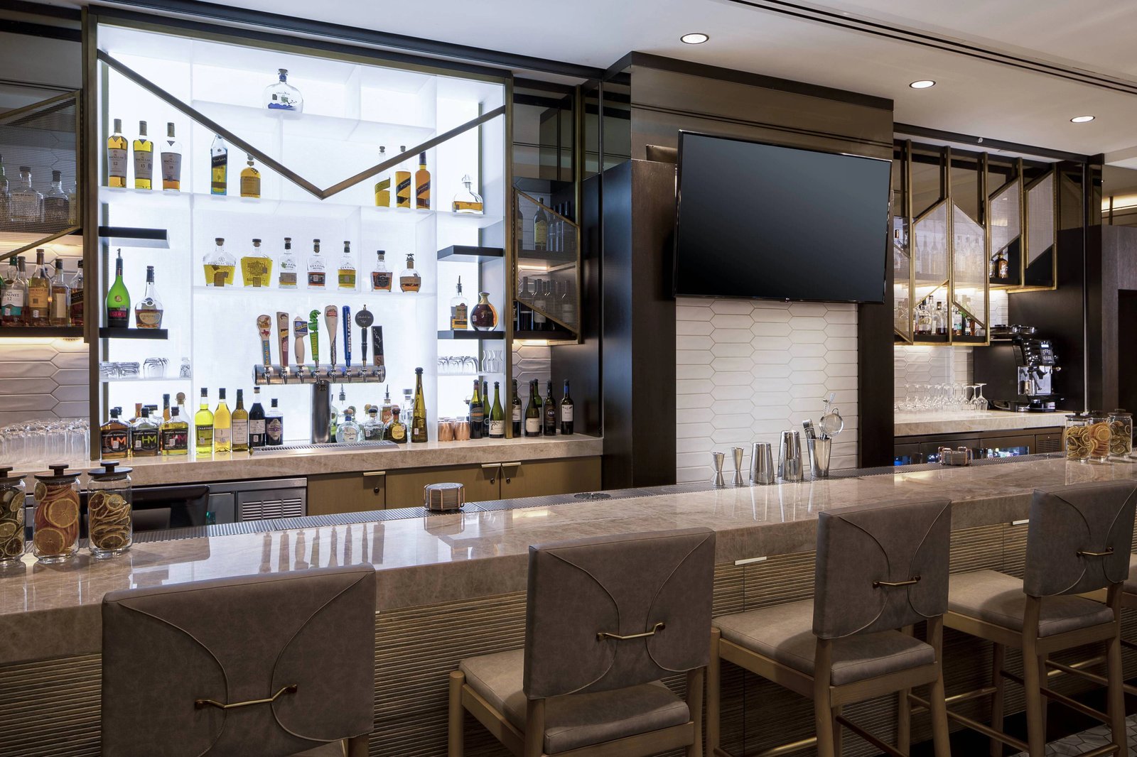 JW Marriott Houston by The Galleria, stray horse restaurant and bar