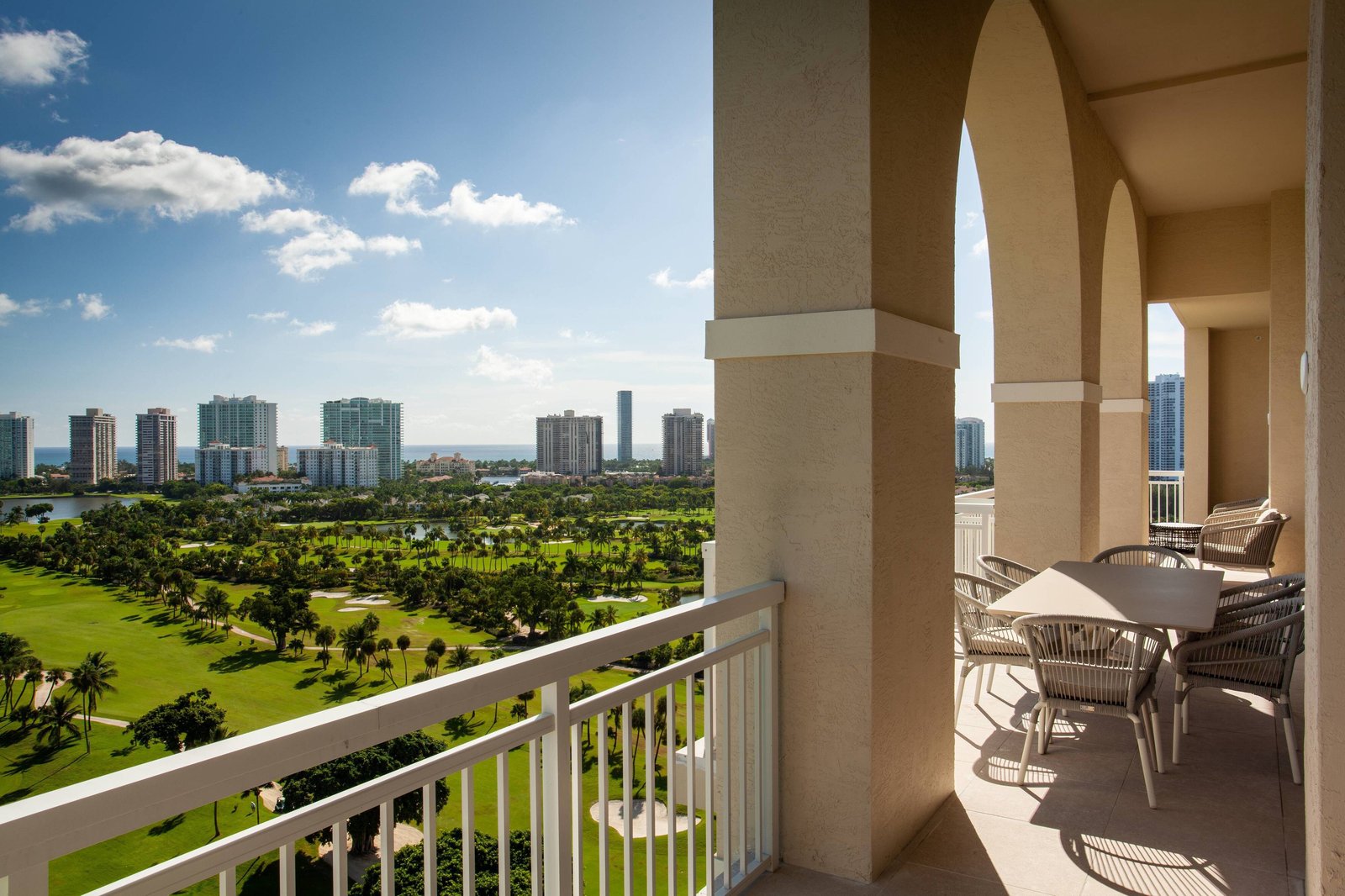 JW Marriott Miami Turnberry Resort & Spa, rooms