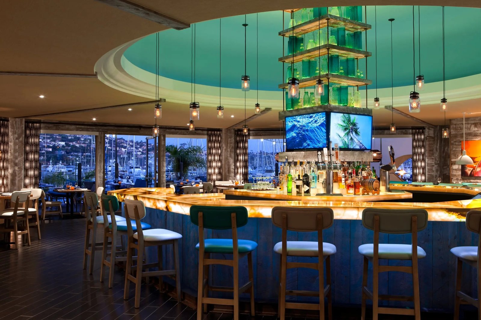 Kona Kai San Diego Resort, vessel restaurant + bar