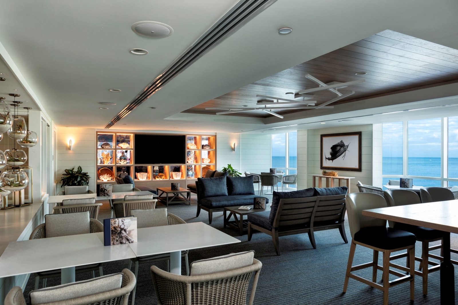 Lido Beach Resort, drift kitchen & bar