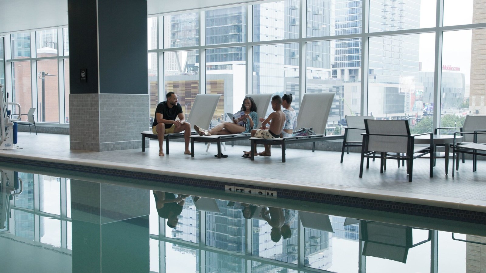 Loews Kansas City Hotel, the pool