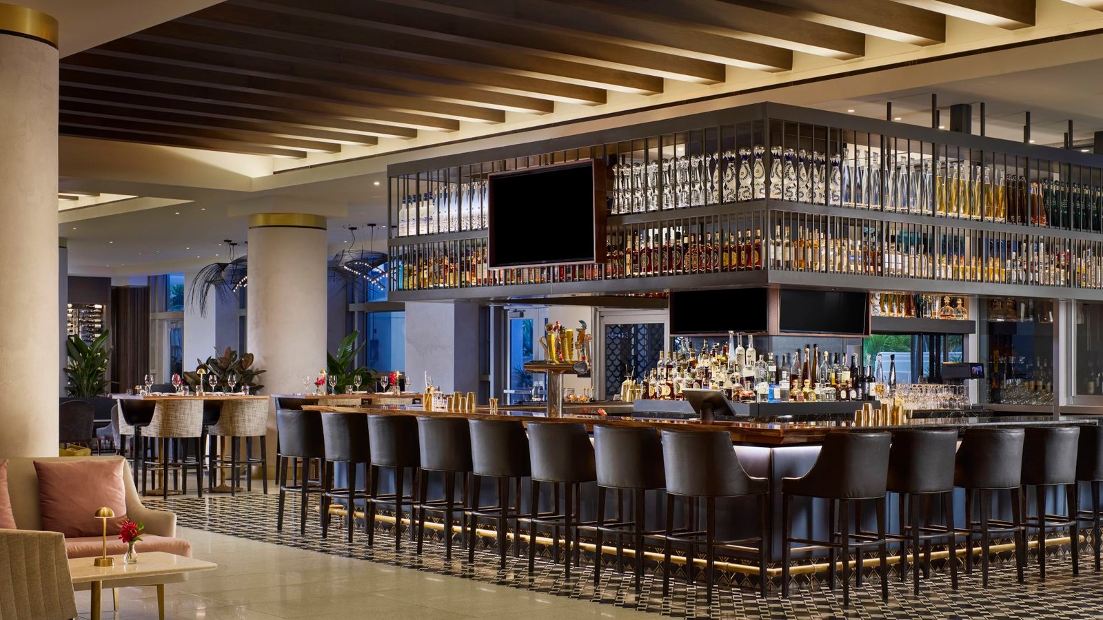 Loews Miami Beach Hotel, bistro collins