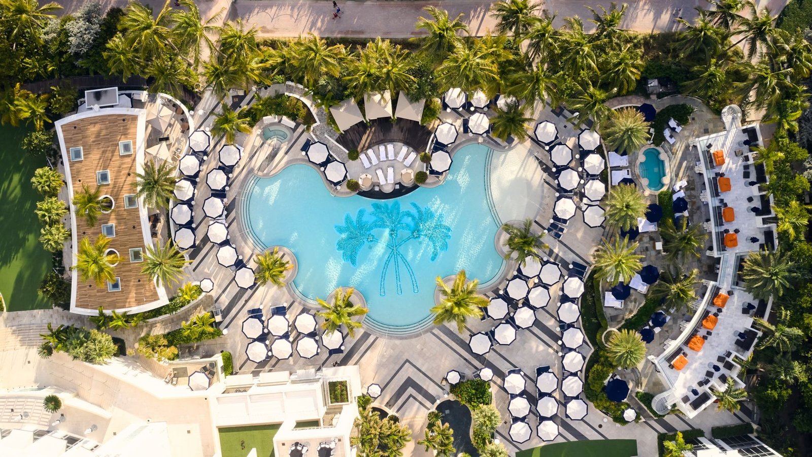Loews Miami Beach Hotel, the pool