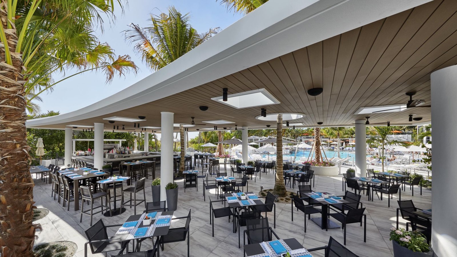 Loews Miami Beach Hotel, at the table
