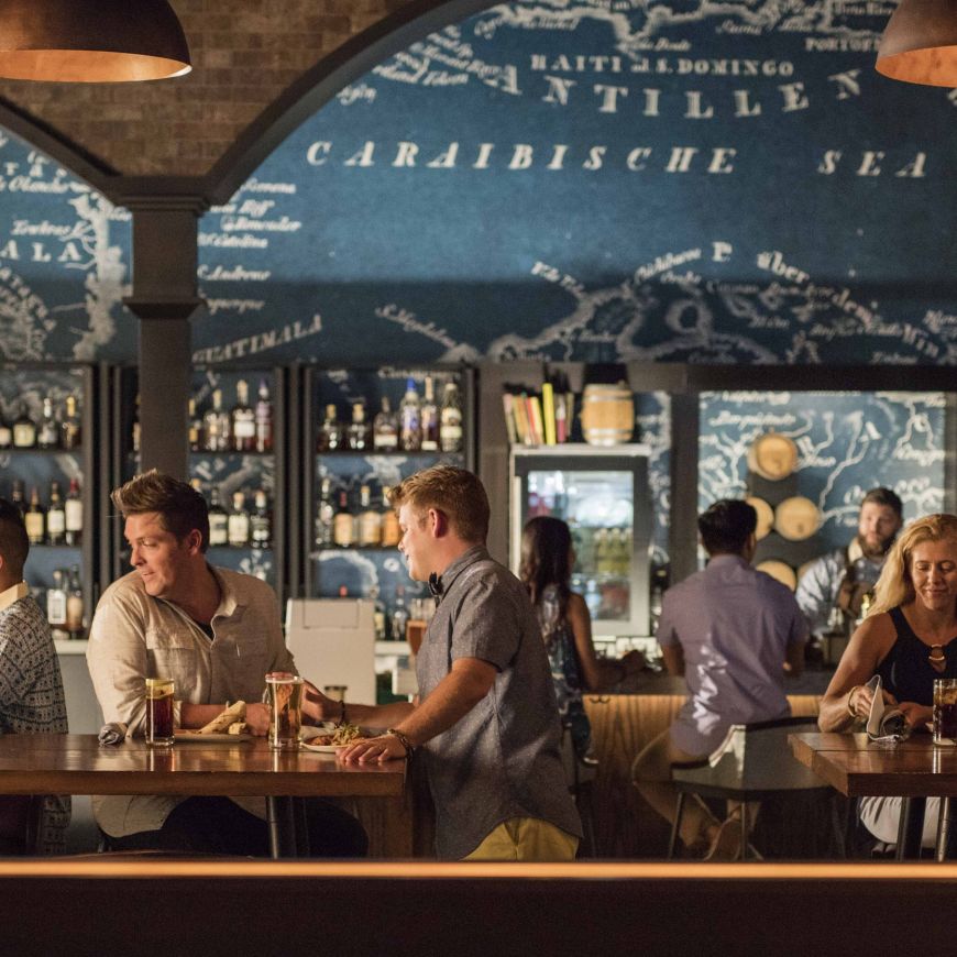 Loews Sapphire Falls Resort at Universal Orlando, strong water tavern