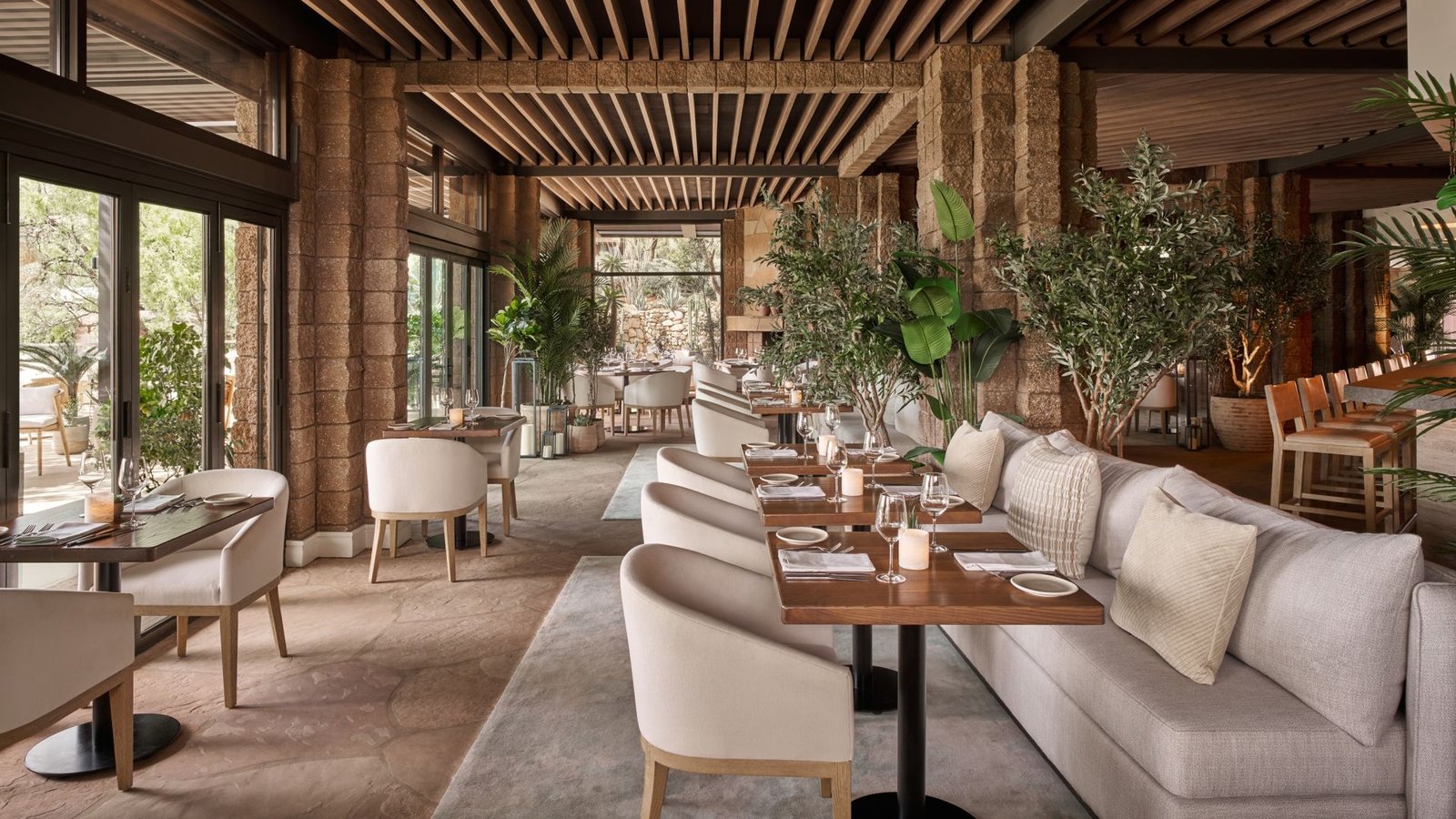Loews Ventana Canyon Resort, flying v