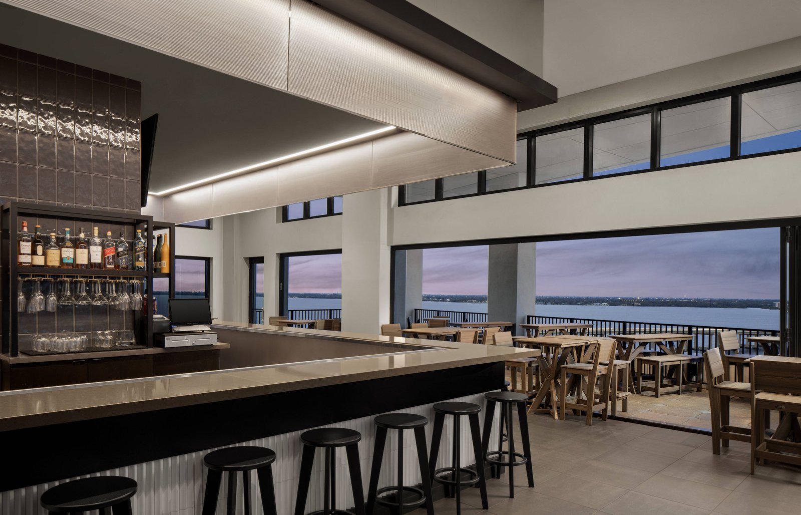 Luminary Hotel & Co., Autograph Collection, beacon social drinkery
