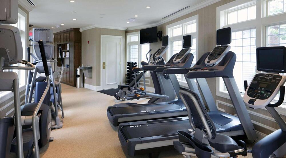 Madison Beach Hotel, Curio Collection by Hilton, the gym