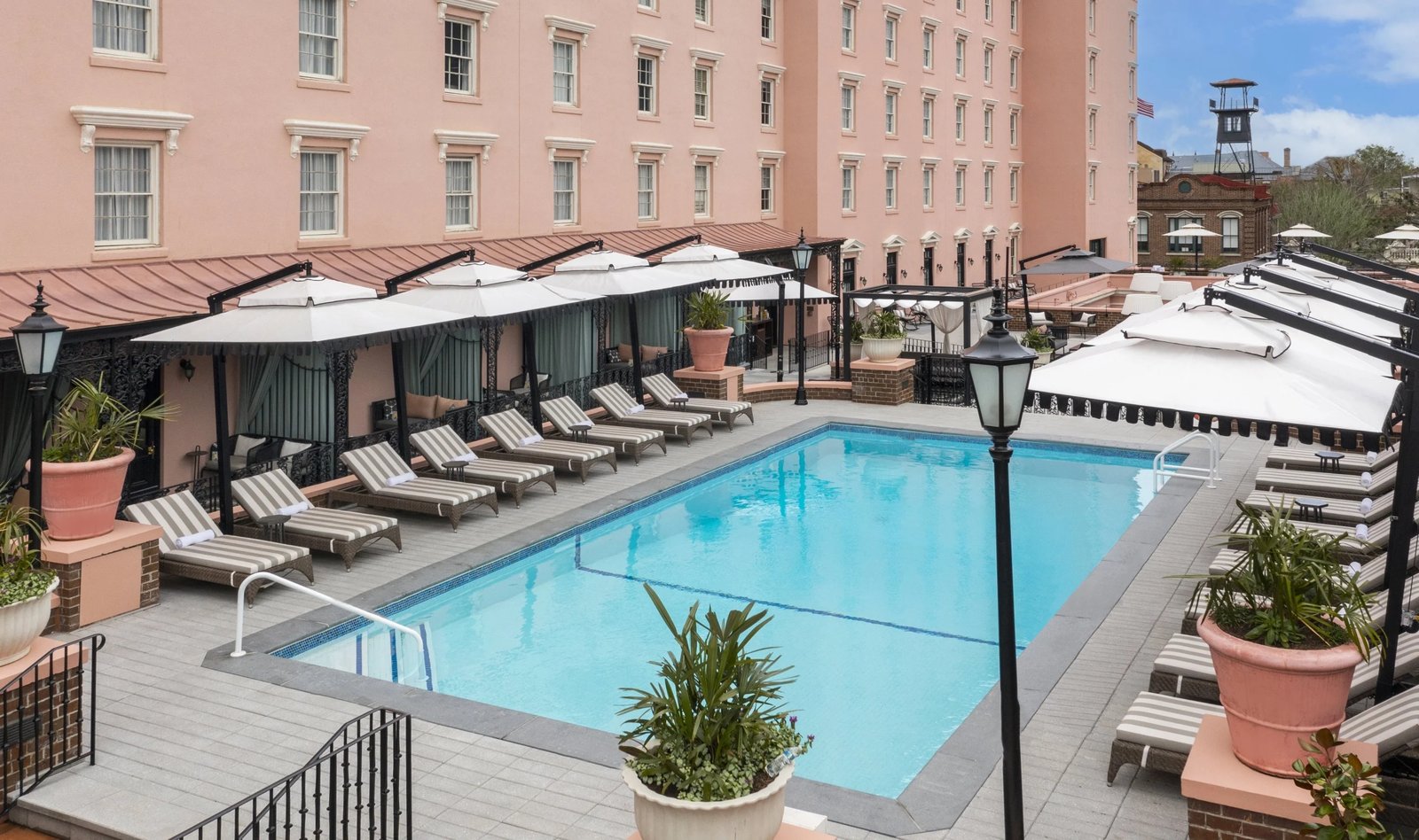 Mills House Charleston, Curio Collection by Hilton, the pool