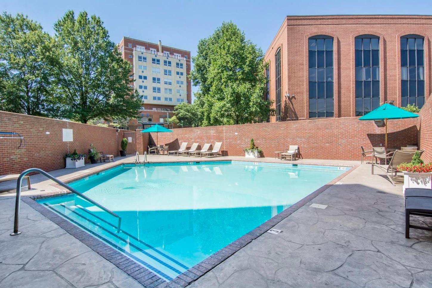 Omni Charlottesville Hotel, the pool