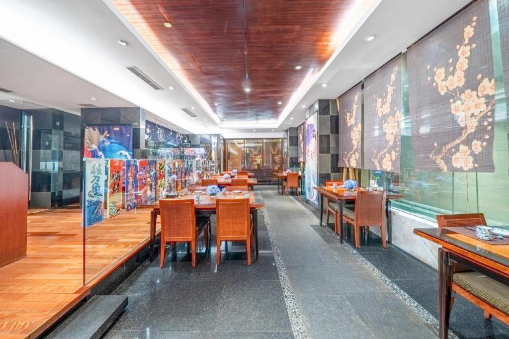 Sofitel Taihe International Hotel — eat & drink