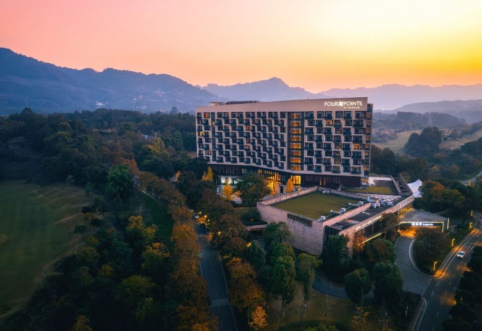 Four Points by Sheraton Chengdu Pujiang Resort — backstory
