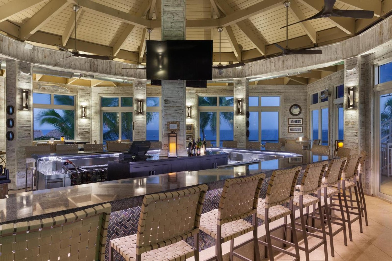 Reefhouse Resort, at the table