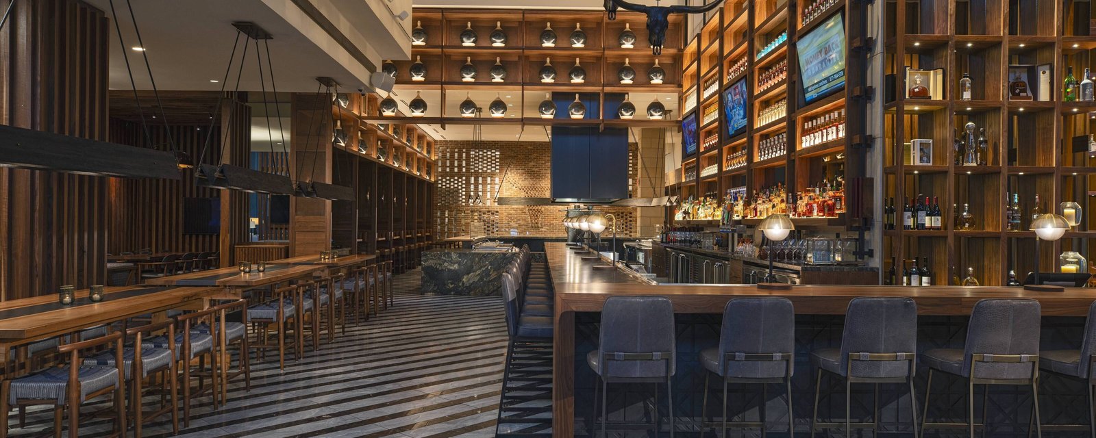 The Worthington Renaissance Fort Worth Hotel, toro toro