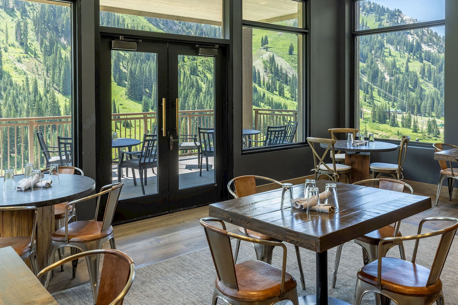 Snowpine Lodge, swen’s restaurant