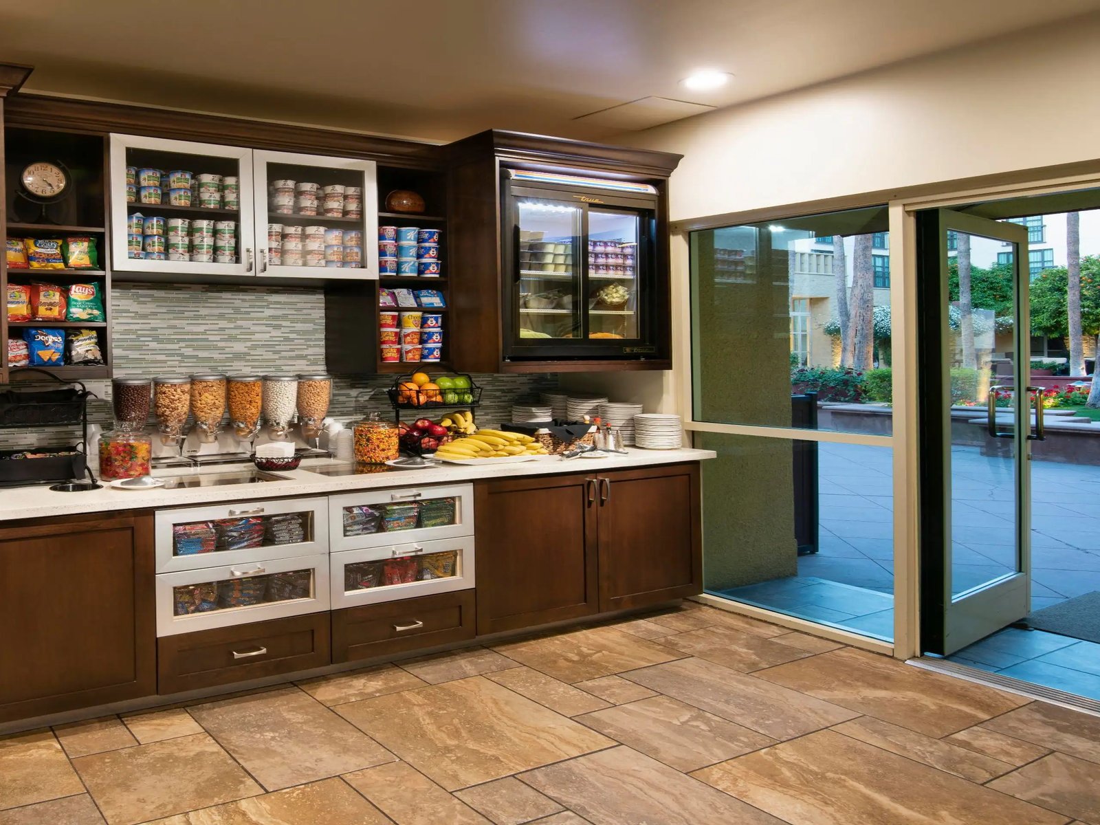 Tempe Mission Palms, a Destination by Hyatt Hotel, at the table