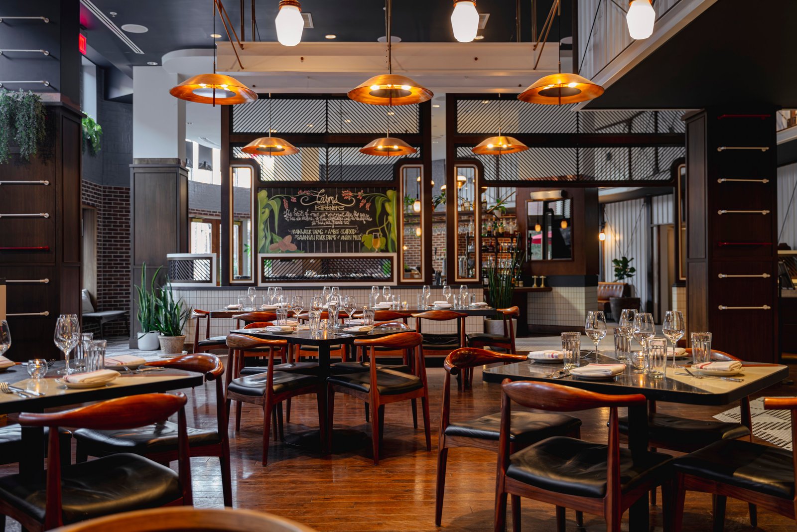 The Alida, Savannah, a Tribute Portfolio Hotel, at the table