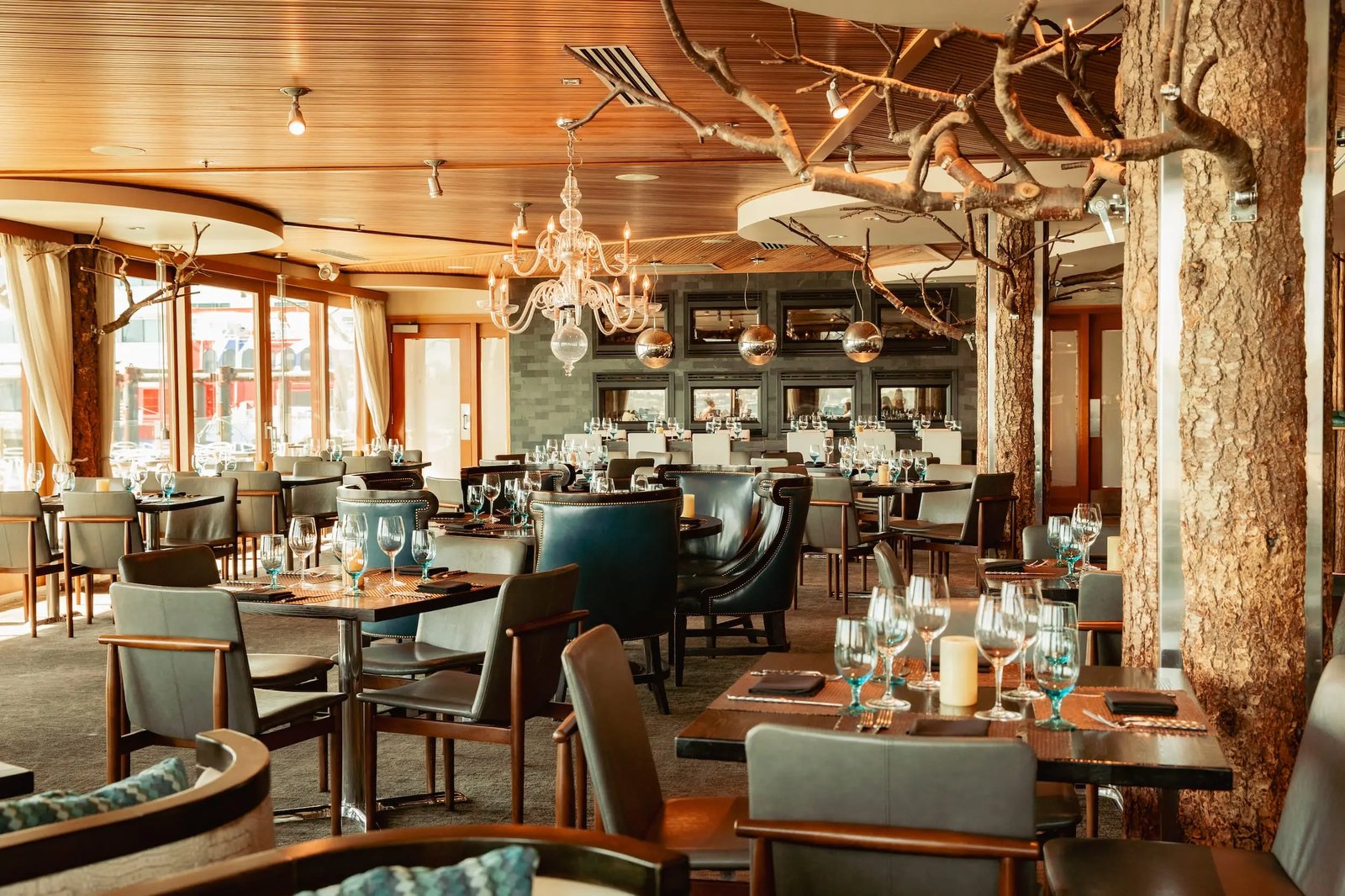 The Edgewater Hotel, six seven restaurant