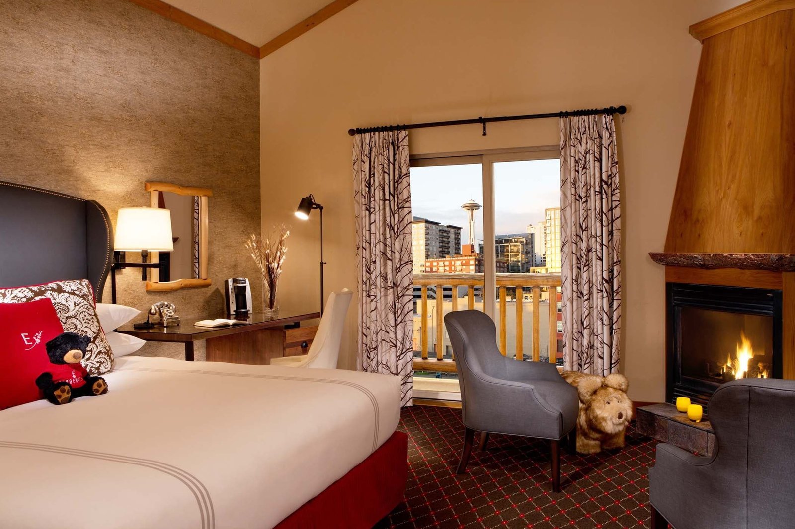 The Edgewater Hotel, rooms