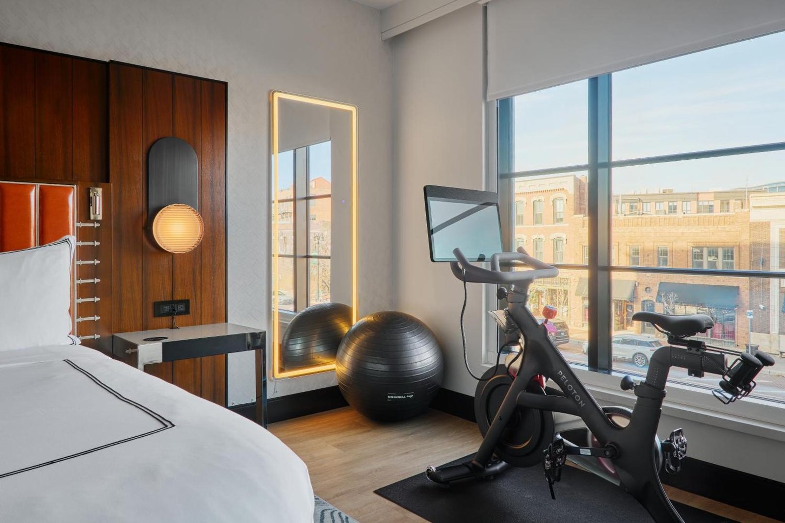 The Godfrey Detroit, Curio Collection by Hilton, rooms