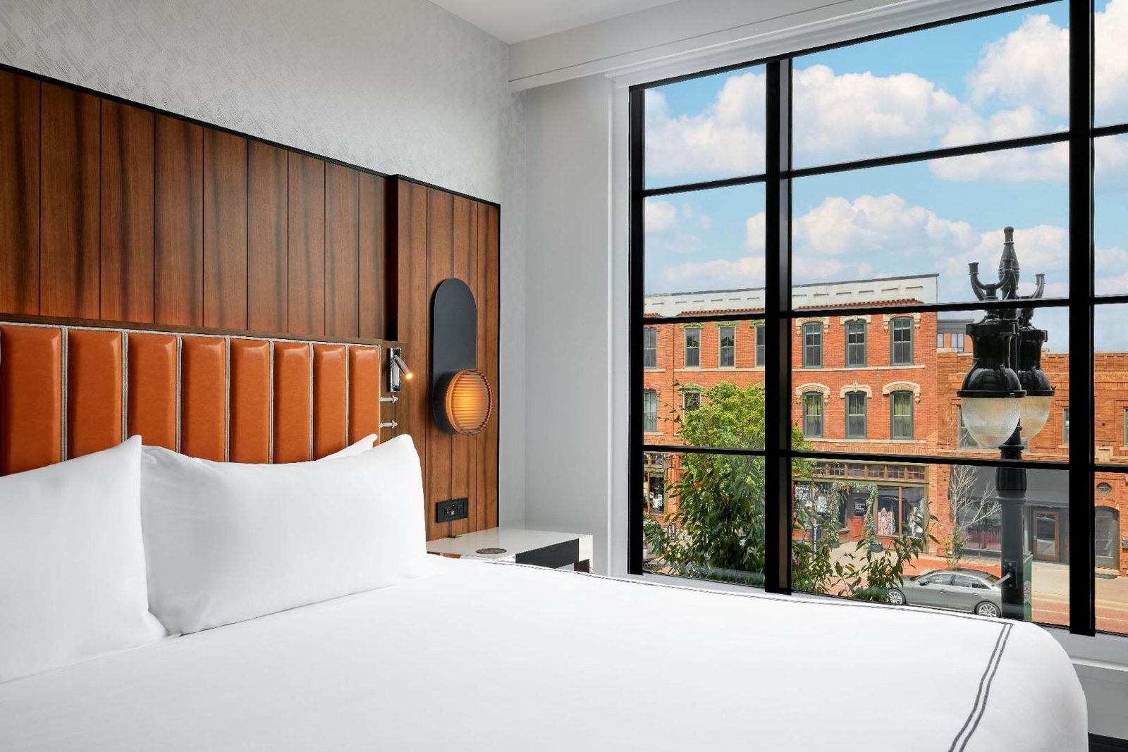 The Godfrey Detroit, Curio Collection by Hilton, rooms