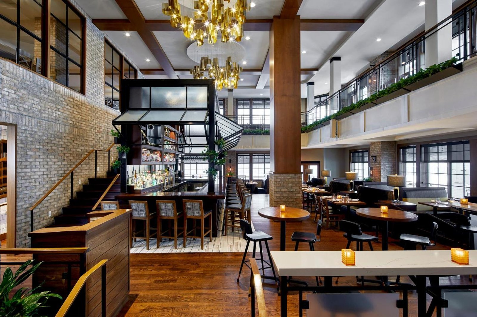 The Hotel Landing, belle & grey