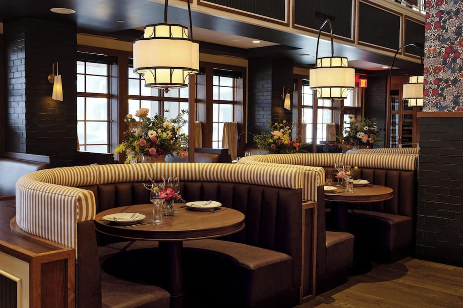 The Hotel Landing, belle & grey