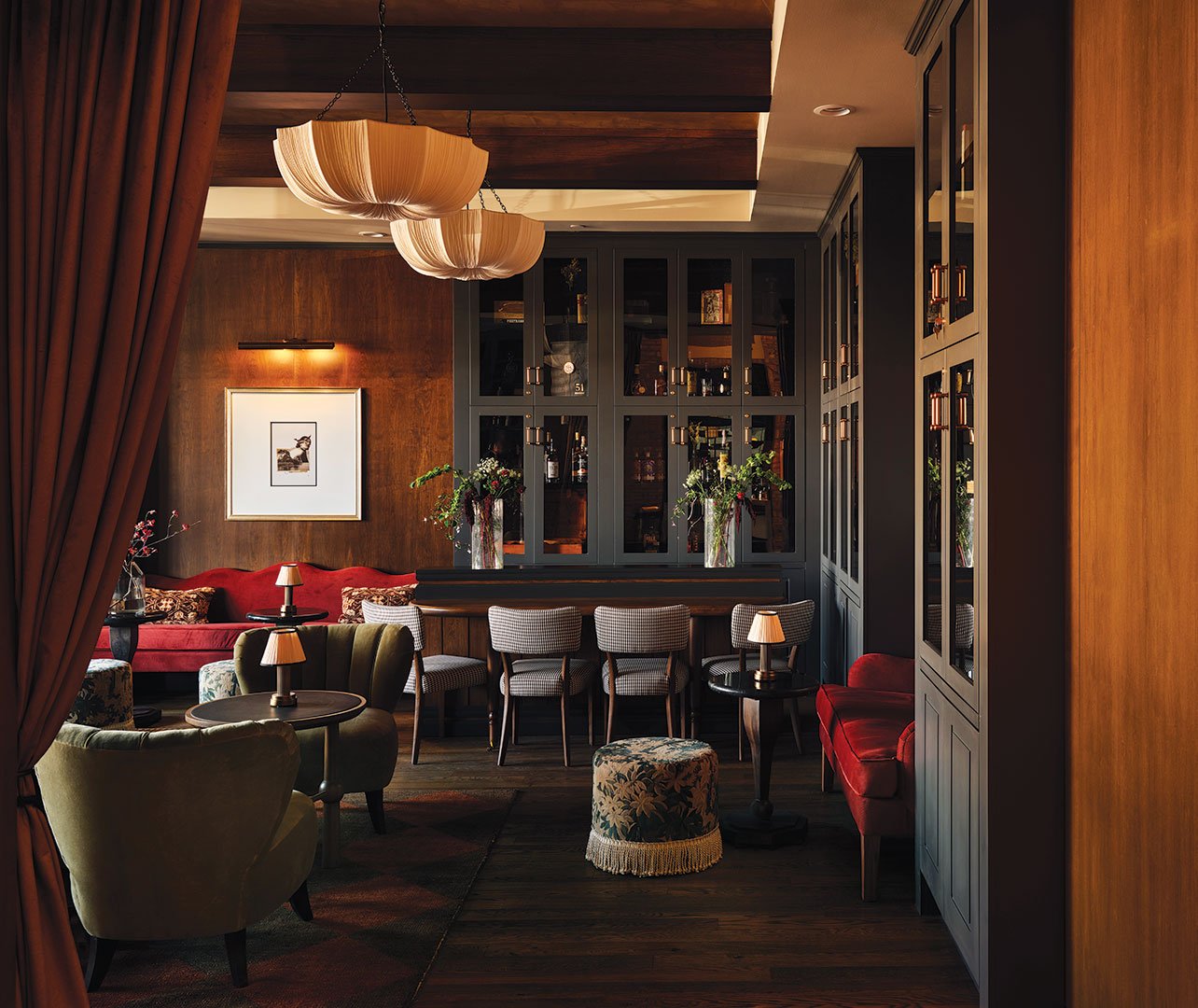 The Hotel Landing, at the table