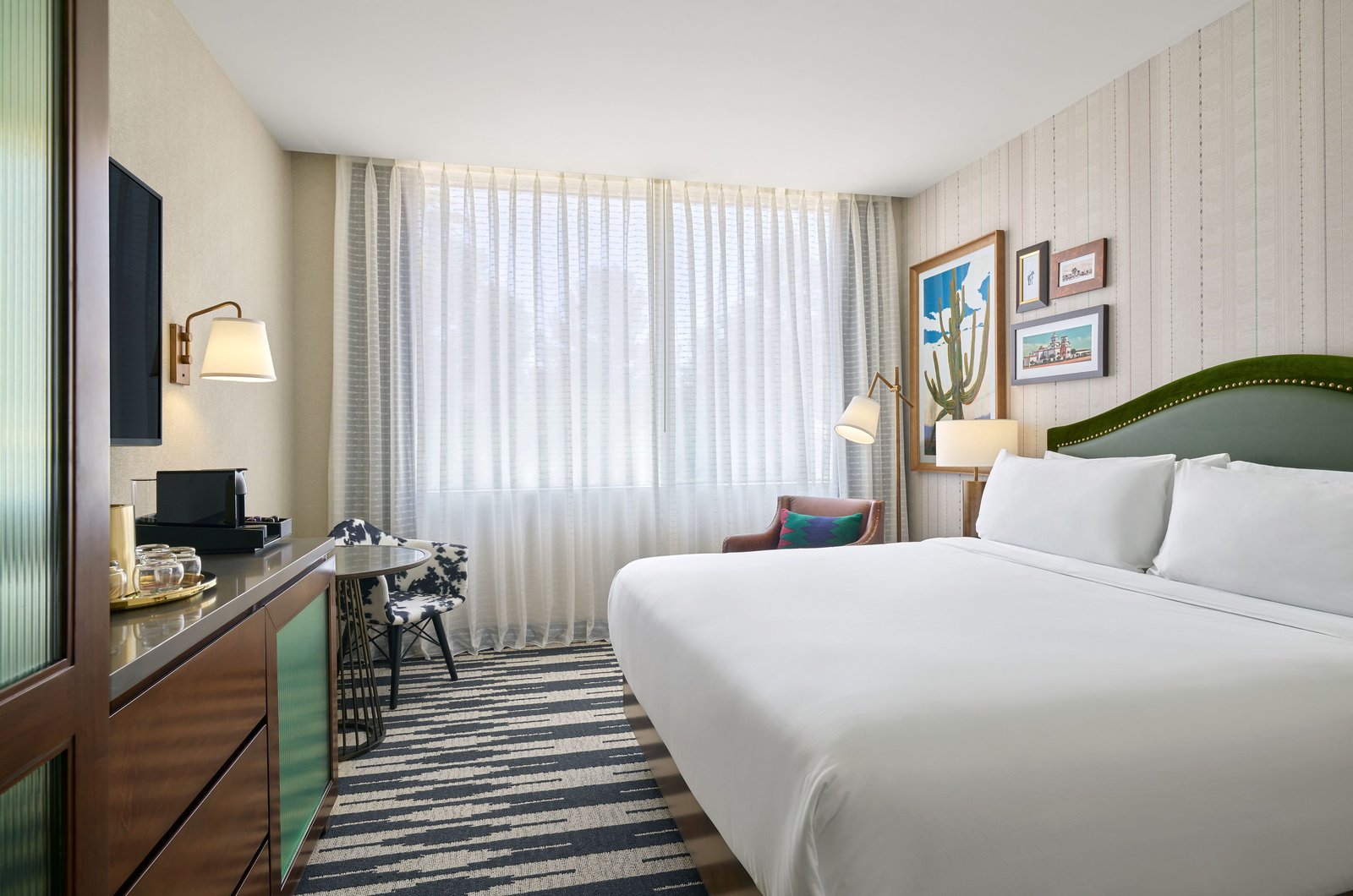 The Leo Kent Hotel, rooms