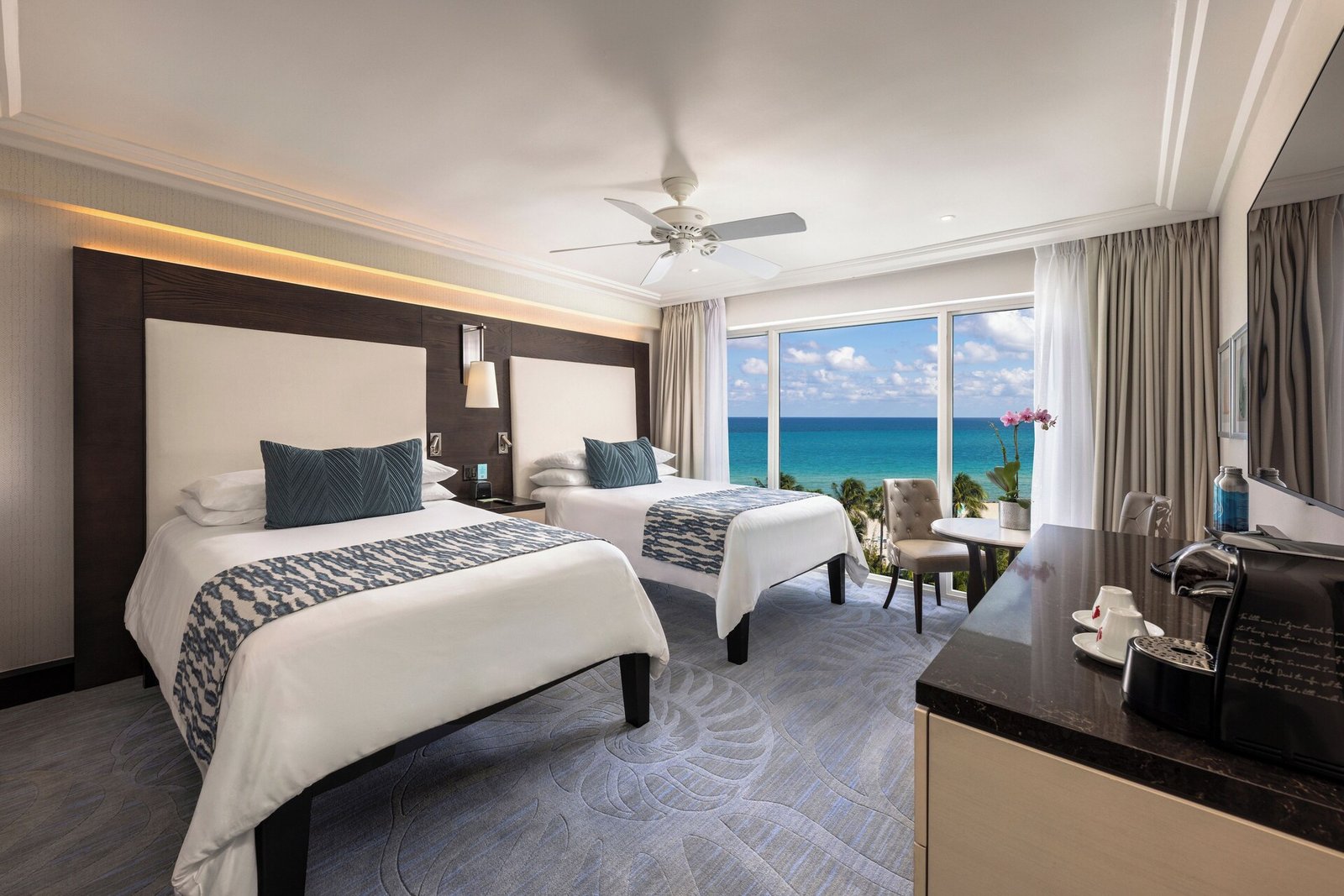 The Palms Hotel & Spa, rooms