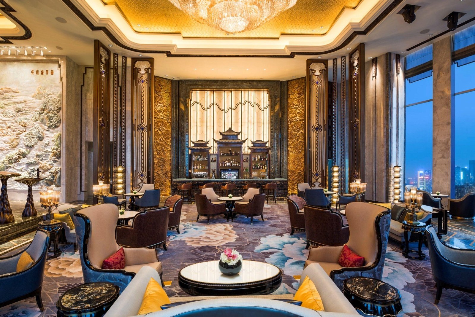 Wanda Reign Chengdu Hotel, at the table