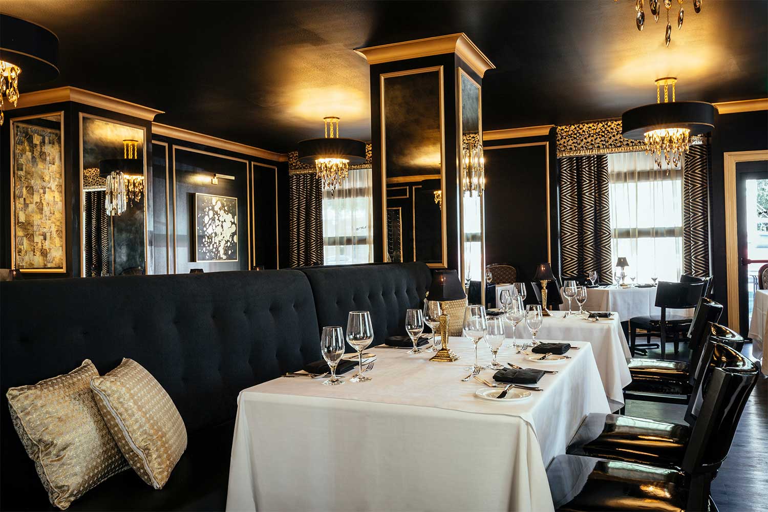 The Read House Hotel, Downtown, at the table