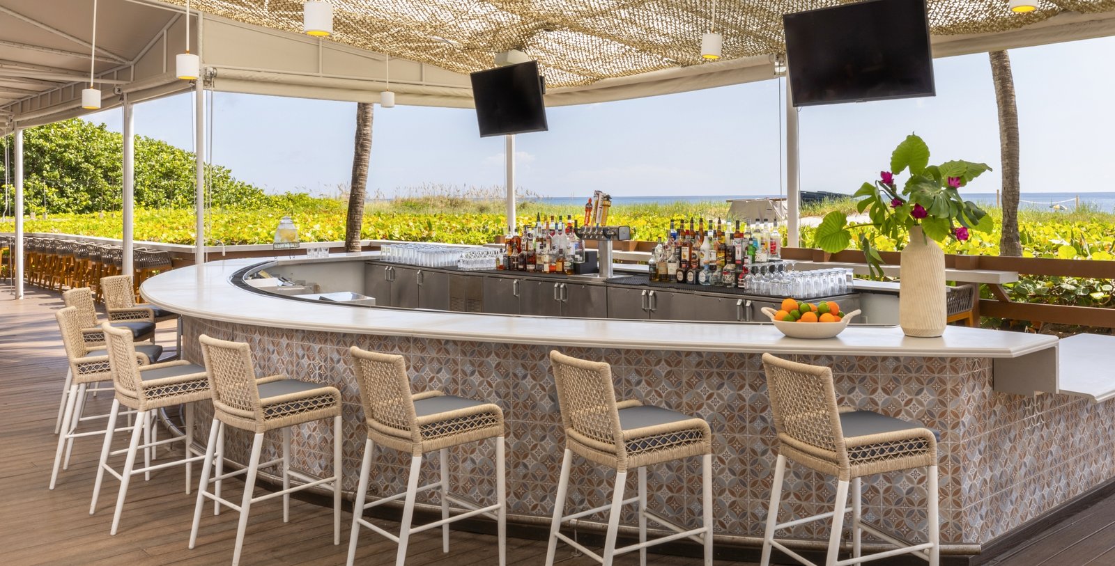 The Singer Oceanfront Resort, Curio Collection by Hilton, top shell