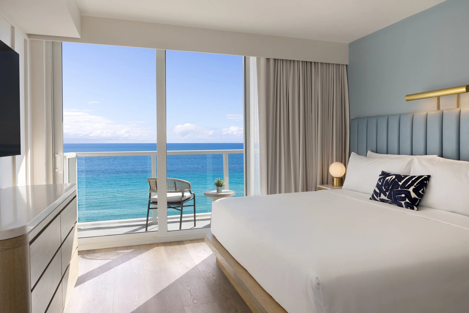 The Sunny Miami Sunny Isles Beach, Curio Collection by Hilton, rooms