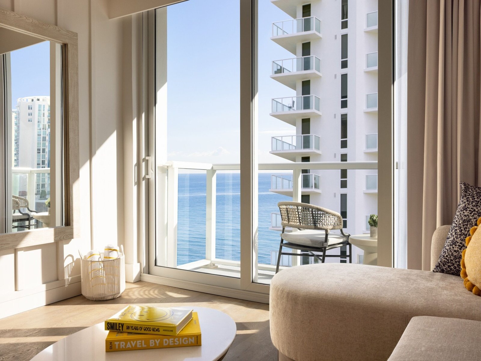 The Sunny Miami Sunny Isles Beach, Curio Collection by Hilton
