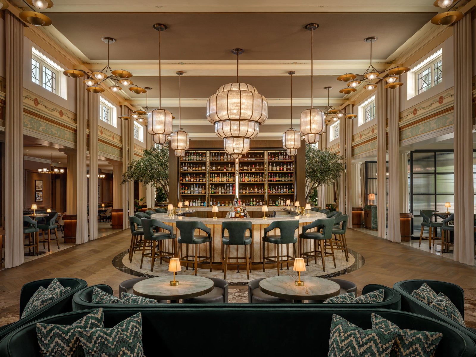 The Vinoy Resort & Golf Club, Autograph Collection, at the table