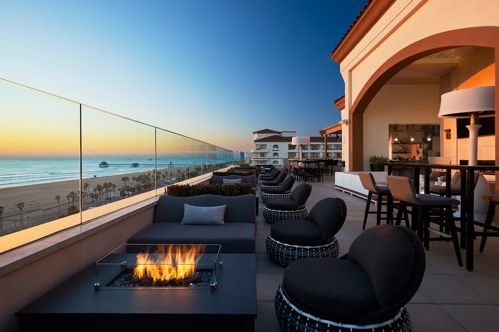 The Waterfront Beach Resort, a Hilton Hotel, offshore 9 rooftop lounge