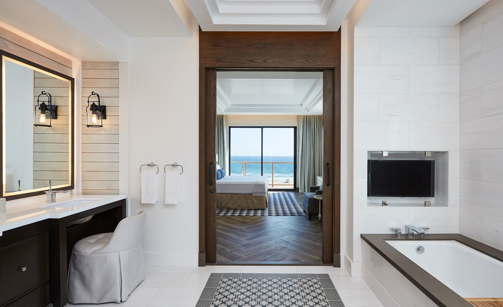 The Waterfront Beach Resort, a Hilton Hotel, rooms