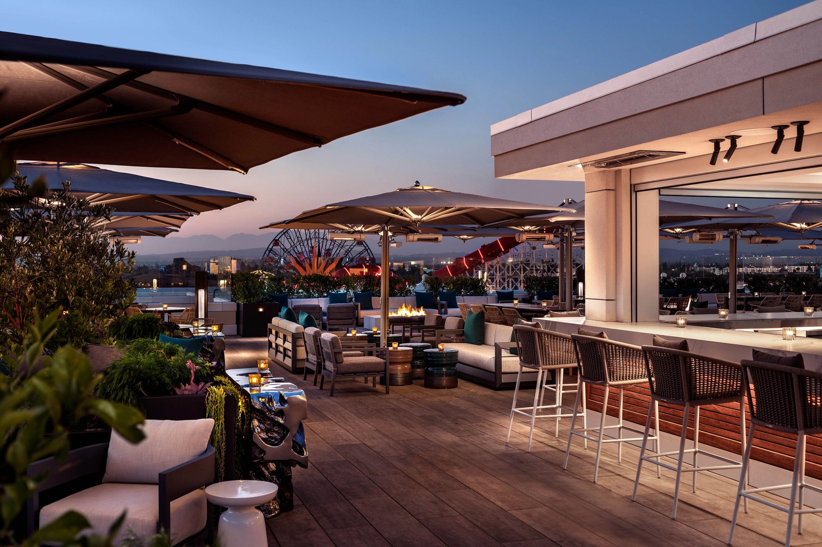 The Westin Anaheim Resort, rise rooftop lounge