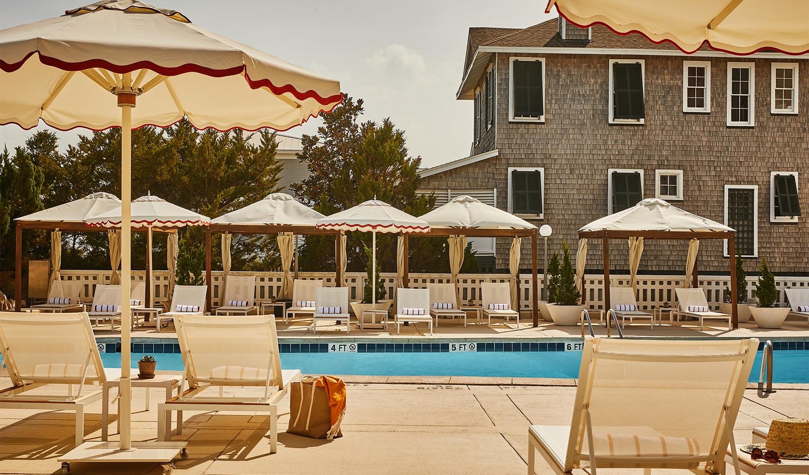 Trailborn Surf & Sound, the pool