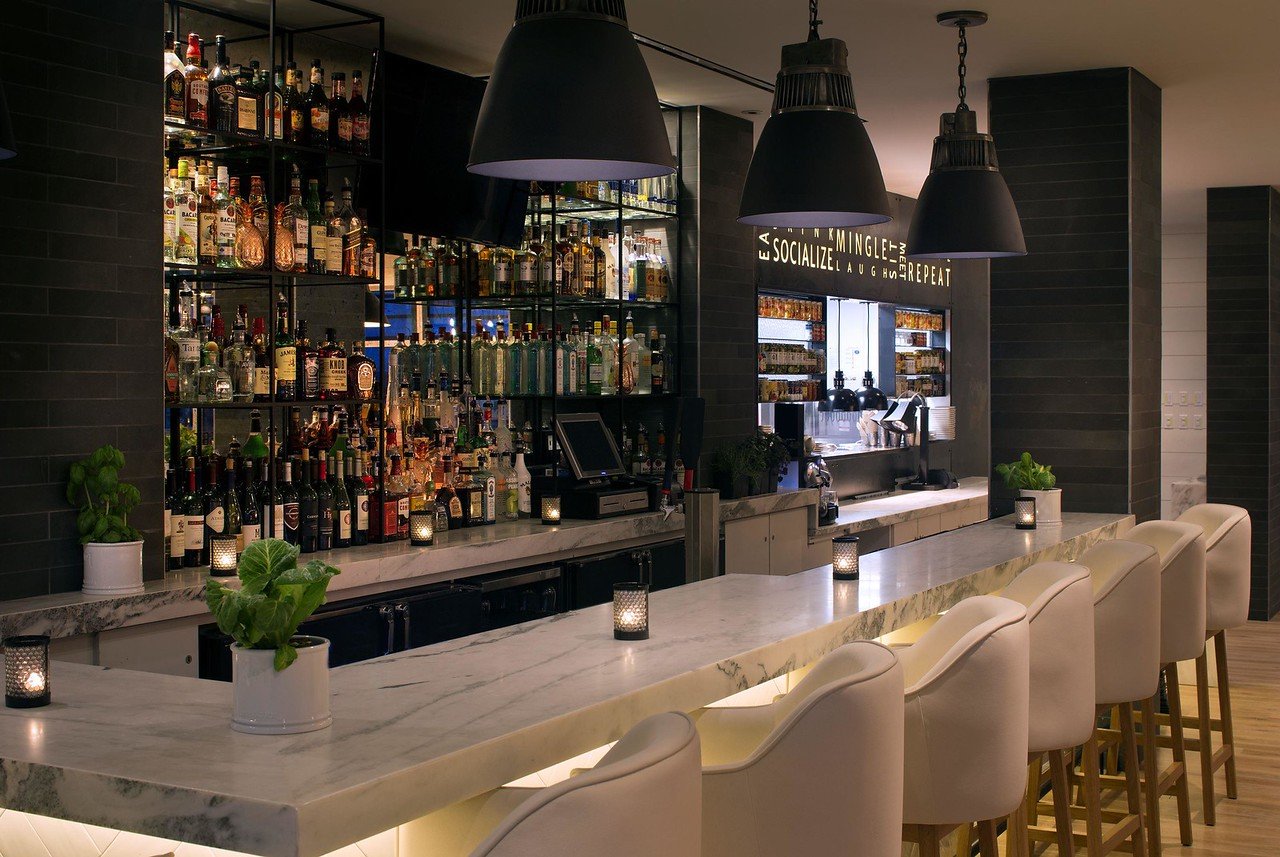 Treasure Island Beach Resort, brgr kitchen & bar