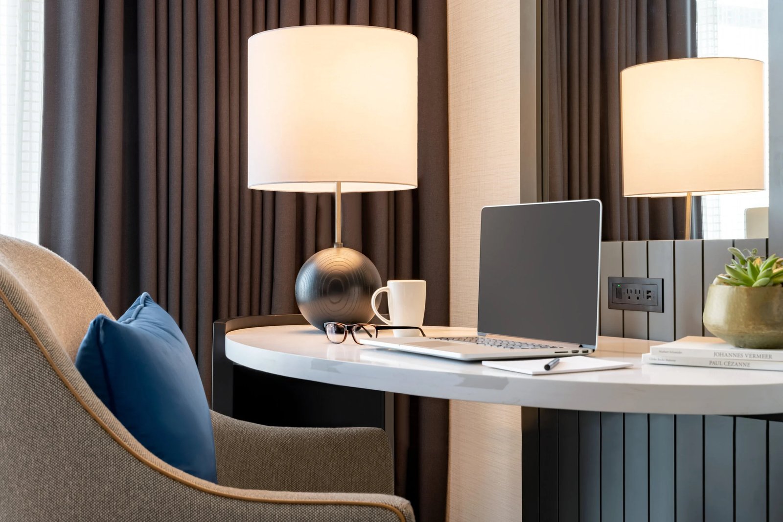 Valley Hotel Homewood Birmingham, Curio Collection by Hilton