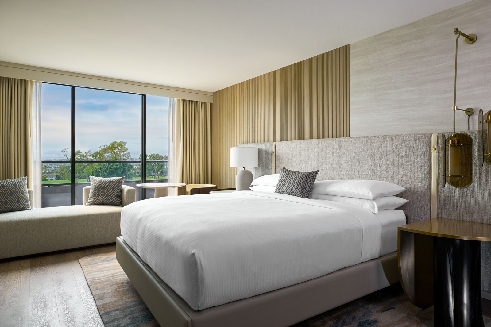 VEA Newport Beach, A Marriott Resort & Spa, rooms