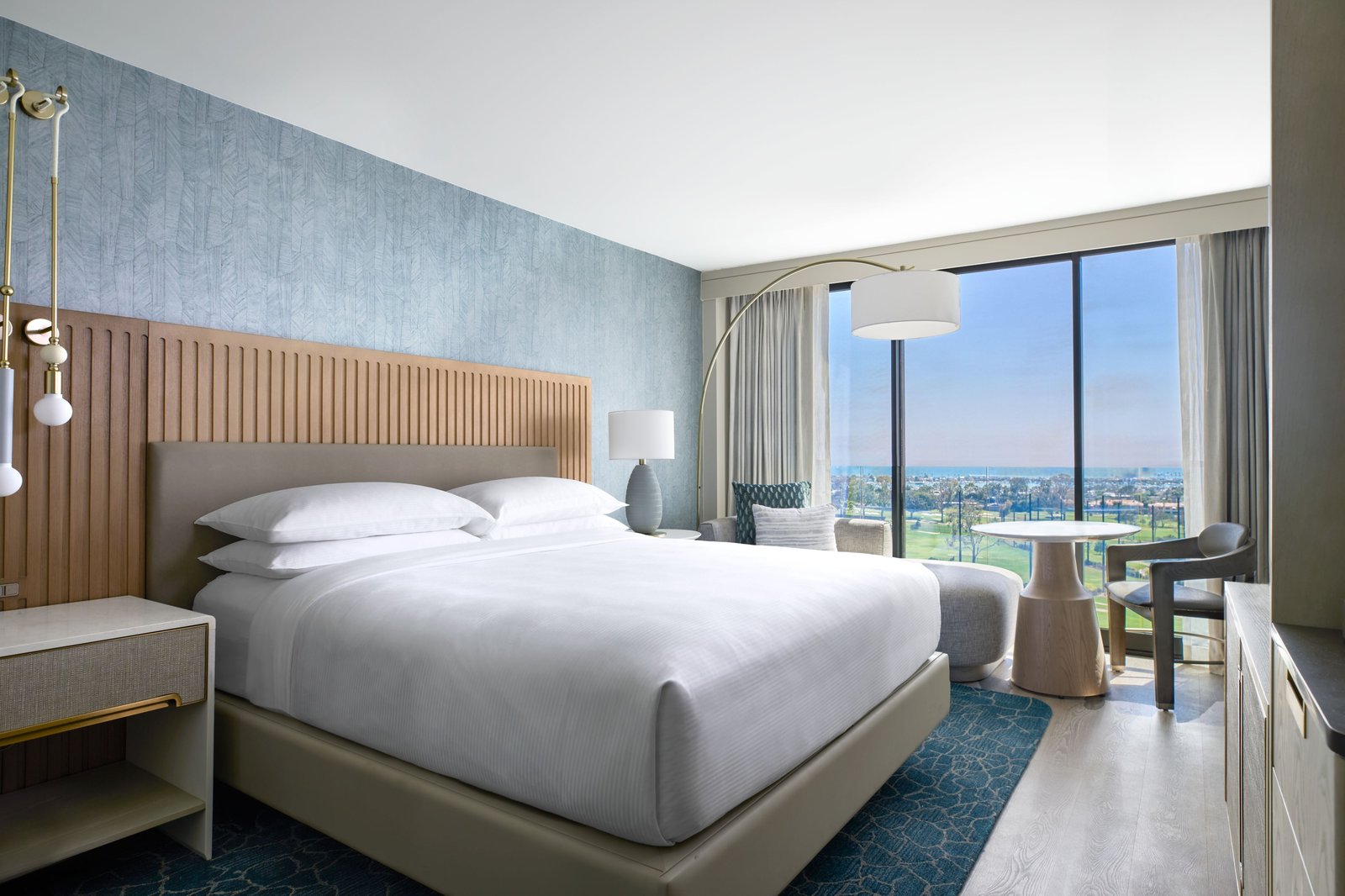 VEA Newport Beach, A Marriott Resort & Spa, rooms