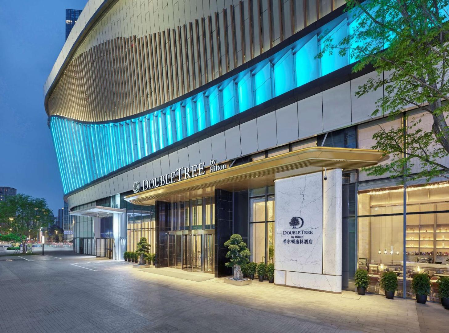 DoubleTree by Hilton Chengdu Riverside — vibe
