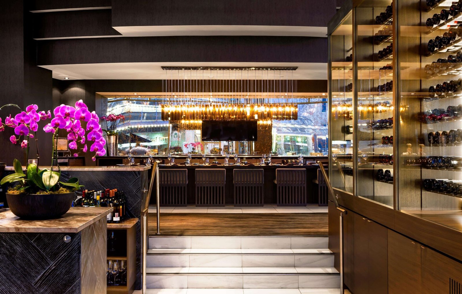 Fairmont Waterfront, arc bar