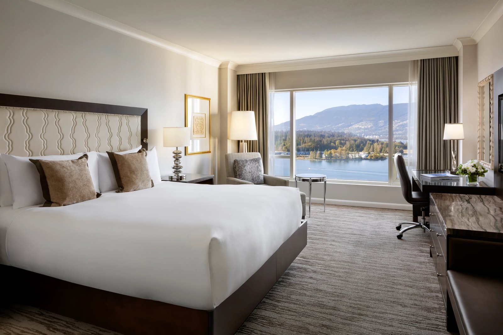Fairmont Waterfront, rooms