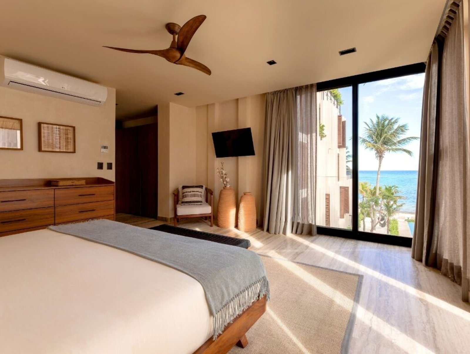 Bespoke, rooms