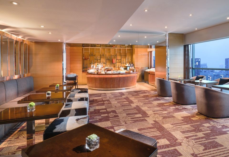 Renaissance Chengdu Hotel — eat & drink